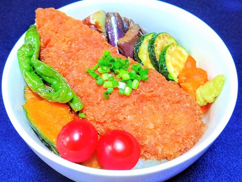 夏野菜たっぷりチキンタレカツ丼